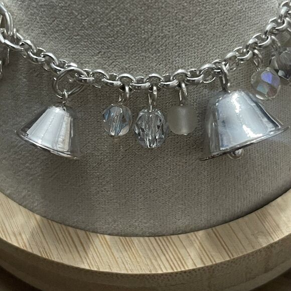 Silvertone Beaded Bell Charm Bracelet Womens Adjustable Costume Jewelry - Picture 3 of 5